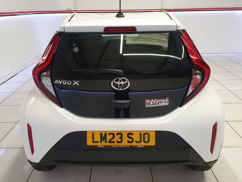 Toyota Aygo 1.0 Vvt-i Pure Hatchback White #4