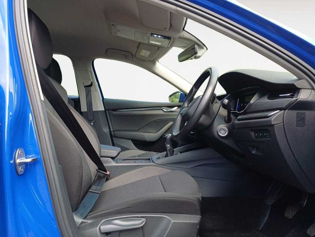 Skoda Octavia 1.0 Tsi Se Technology Hatchback CY71MYN Blue #4