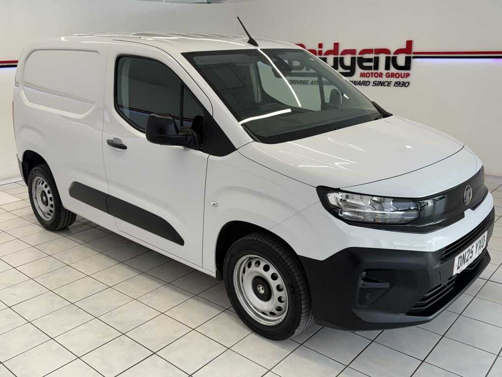 Vauxhall Combo 1.5 Turbo D 2300 Prime-plus Panel Van M DN25YXO White #2
