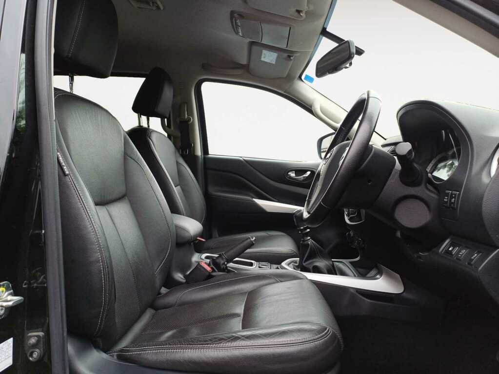 Nissan Navara 2.3 Dci Tekna Pickup Double Cab Black #4