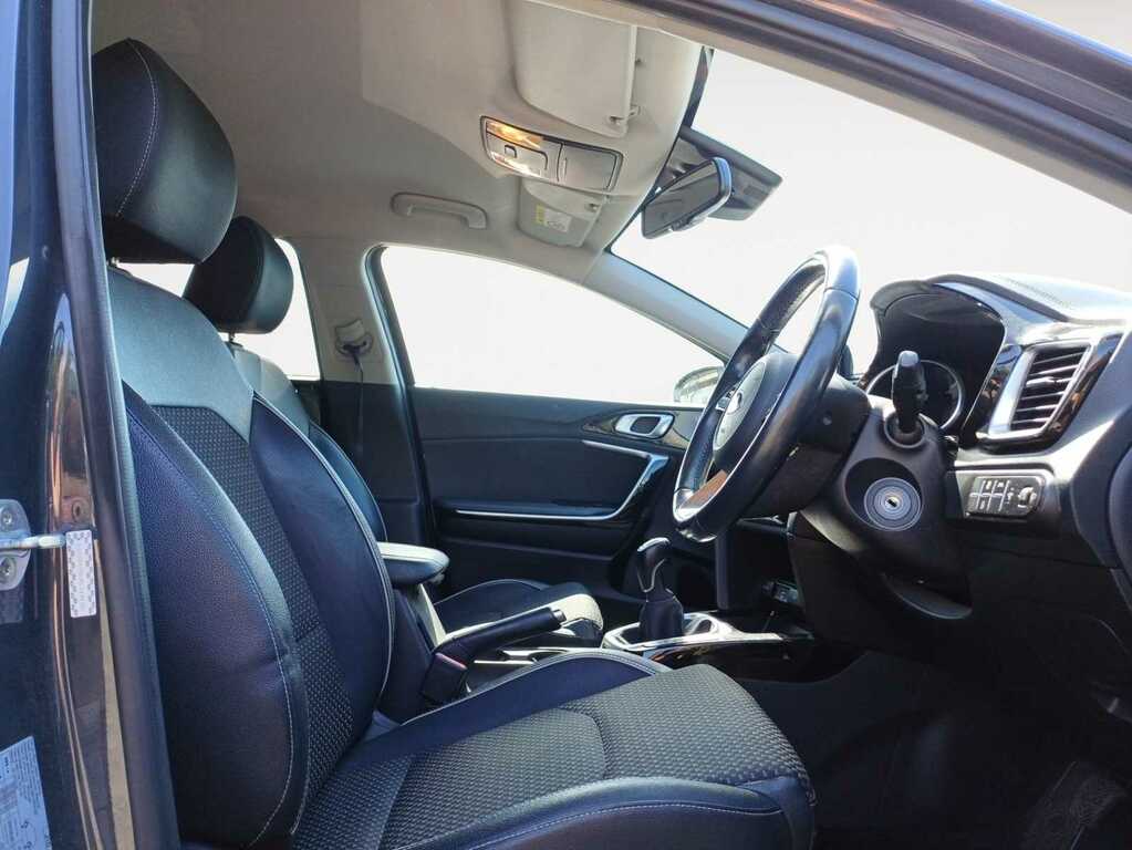 Kia Ceed 1.5 T-gdi 3 Hatchback BJ21FPD Grey