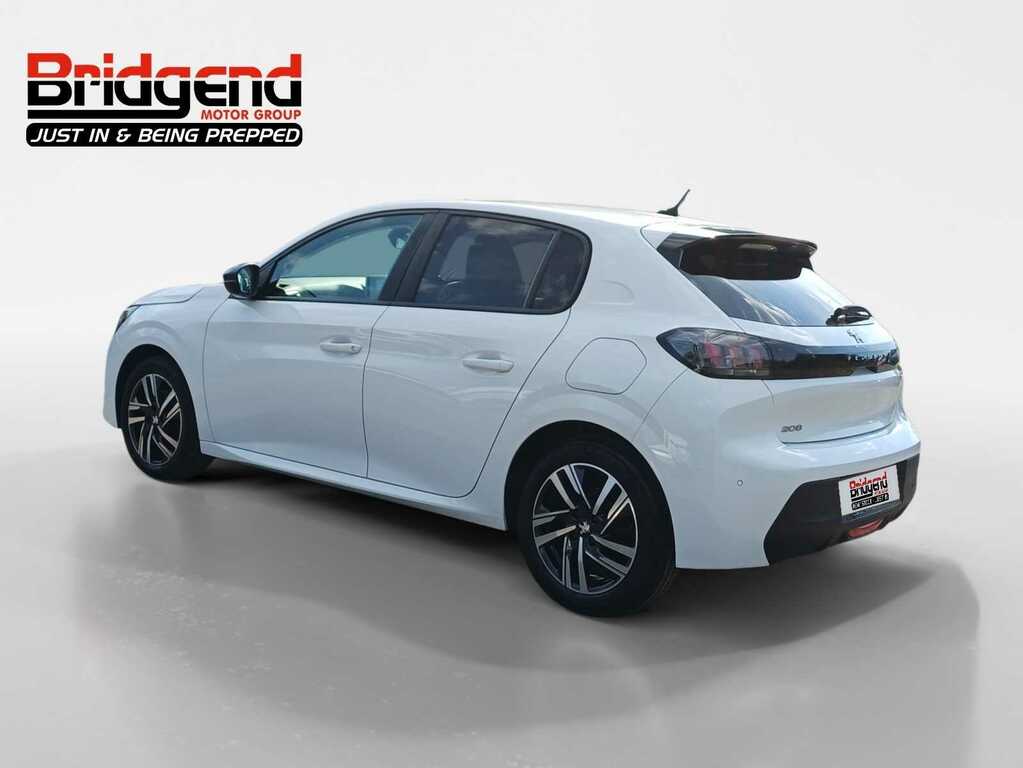 Peugeot 208 1.2 Puretech Active Premium Hatchback White