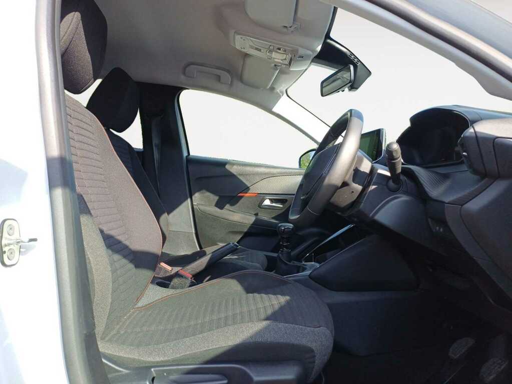 Peugeot 208 1.2 Puretech Active Premium Hatchback White #4