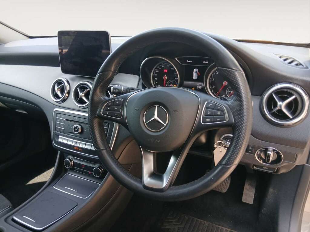 Mercedes-Benz GLA Class 1.6 Gla180 Urban Edition Suv Grey #4