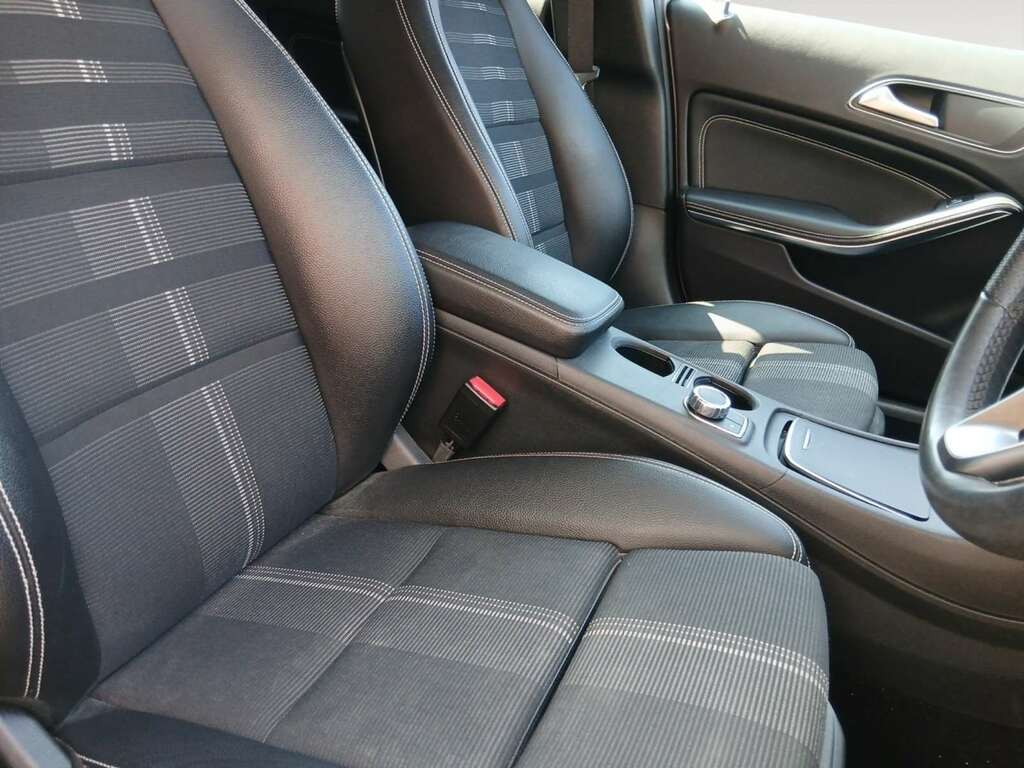 Mercedes-Benz GLA Class 1.6 Gla180 Urban Edition Suv Grey #5