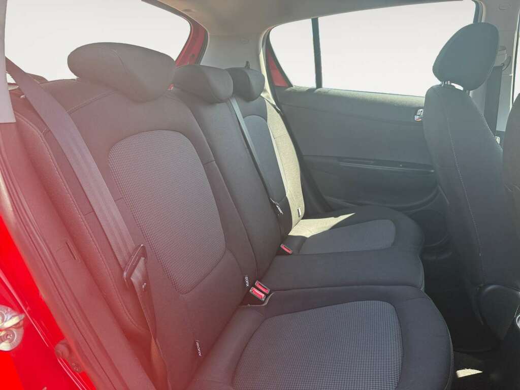 Hyundai I20 White #9