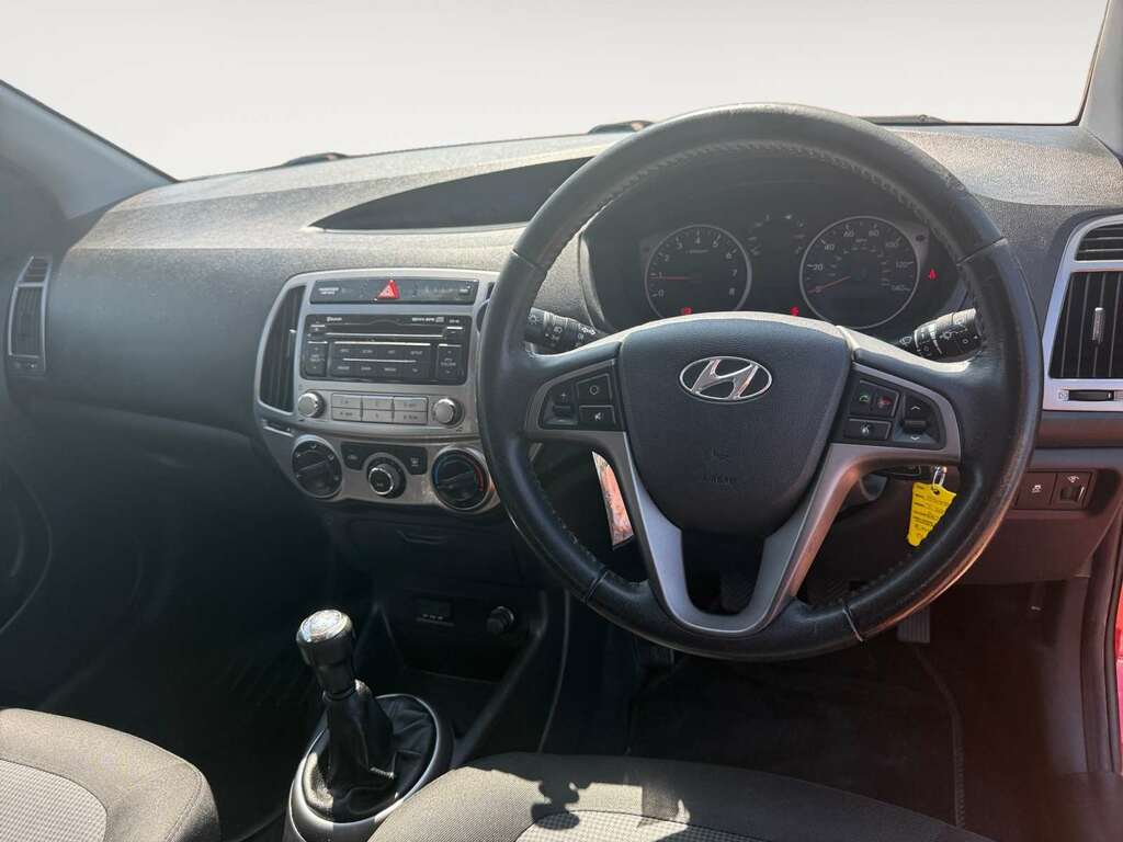 Hyundai I20 White #7