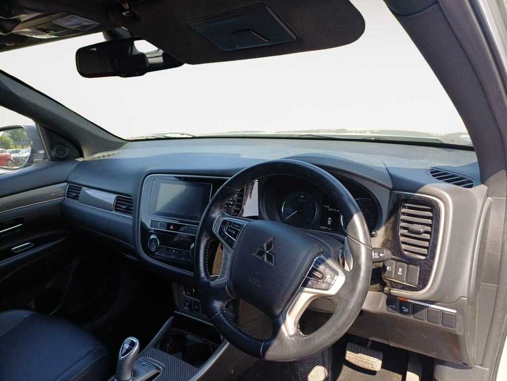 Mitsubishi Outlander 2.4H Twinmotor 13.8Kwh 4H Suv Plug-in H Silver #3