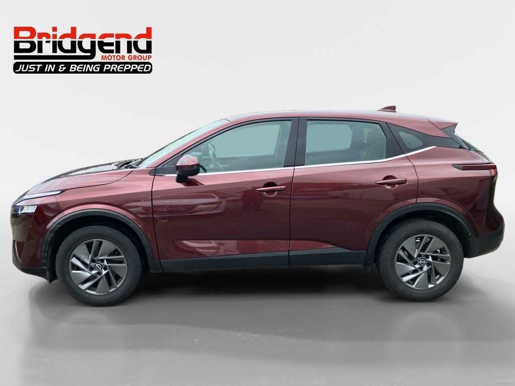 Nissan Qashqai 1.3 Dig-t Mhev Acenta Premium Suv Red