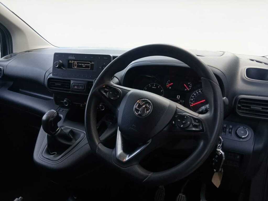 Vauxhall Combo 1.6 Turbo D 2300 Sportive Panel Van Man White #4