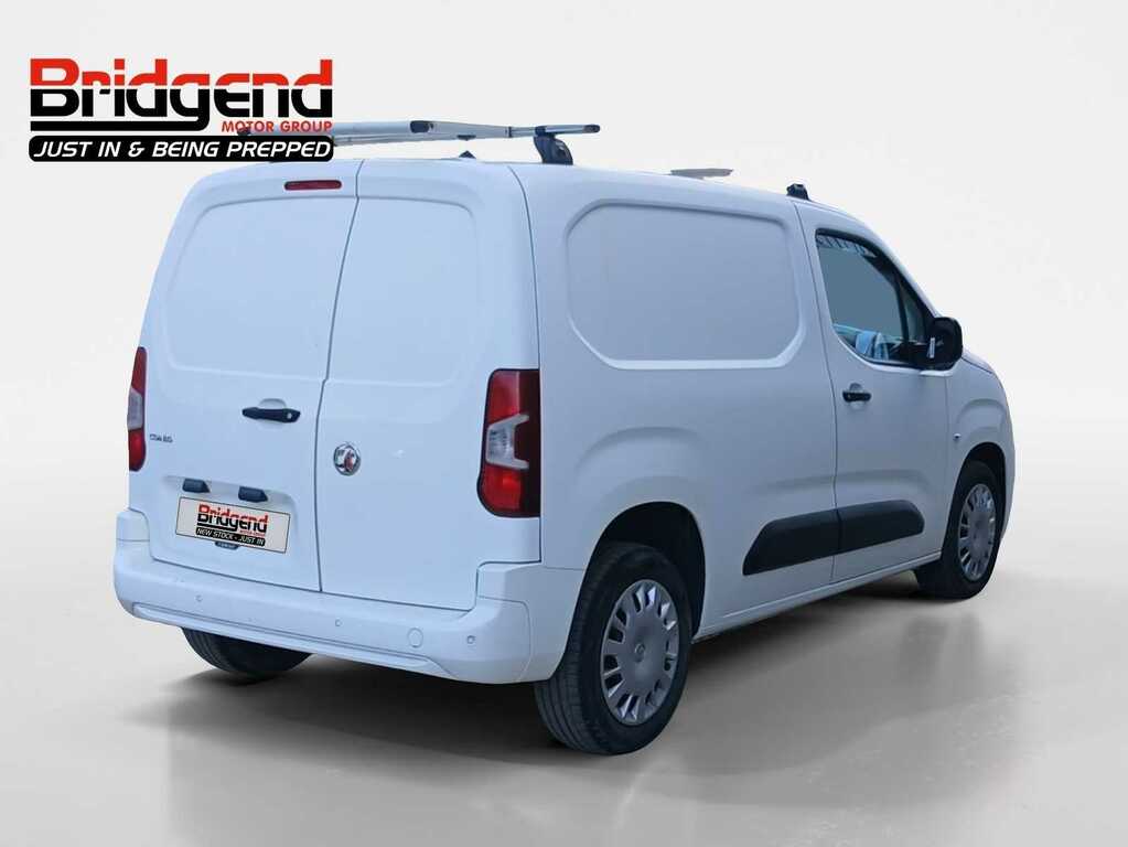 Vauxhall Combo 1.6 Turbo D 2300 Sportive Panel Van Man White #3