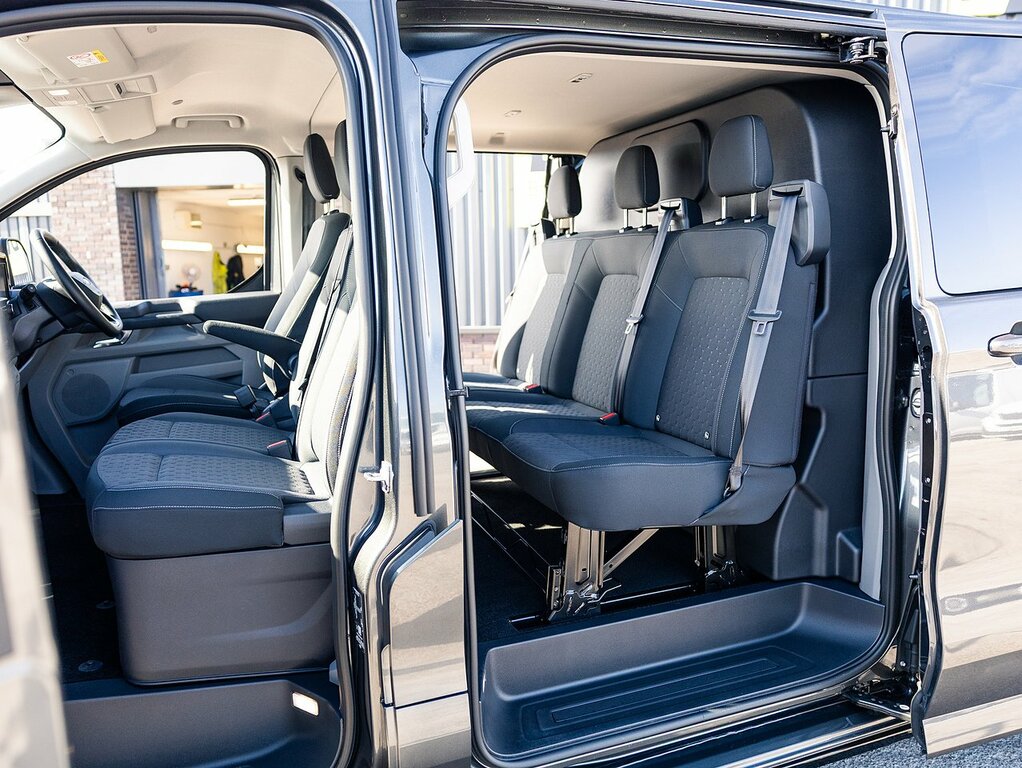 Ford Transit Custom Signature 320 2.0 Ecoblue 136 Bhp L2 Lwb Limited 6
