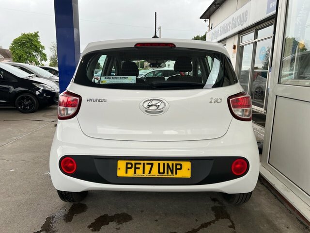 Hyundai I10 Se Hatchback PF17UNP White #4