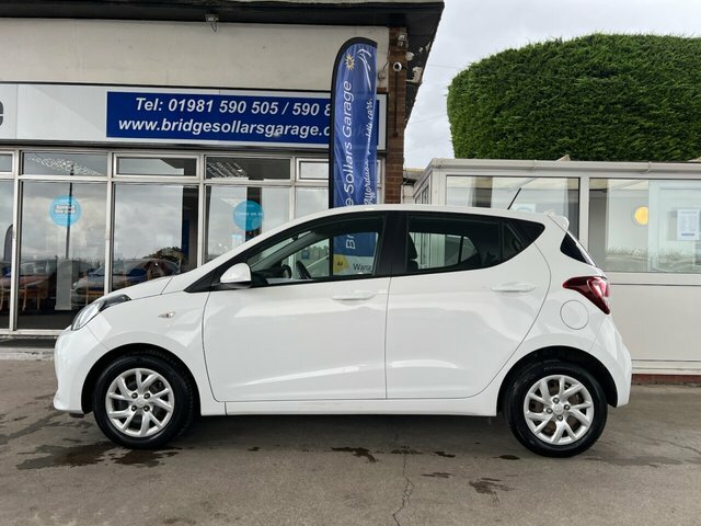 Hyundai I10 Se Hatchback PF17UNP White #2