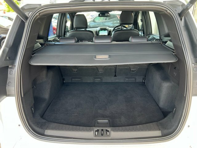 Ford Kuga Tdci St-line X Suv FV18KWT White #6
