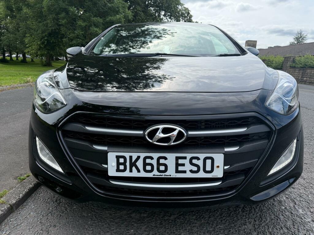 Hyundai I30 Se Nav Blue Drive Crdi Black #2