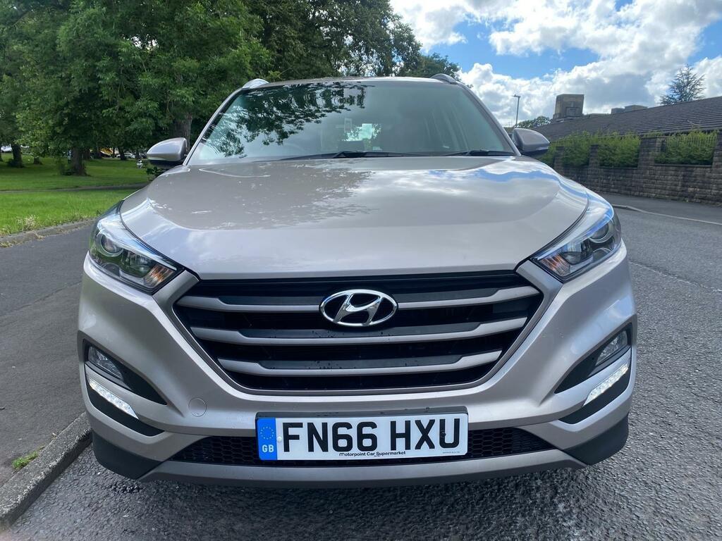 Hyundai Tucson Se Blue Drive 2Wd Crdi Beige #2