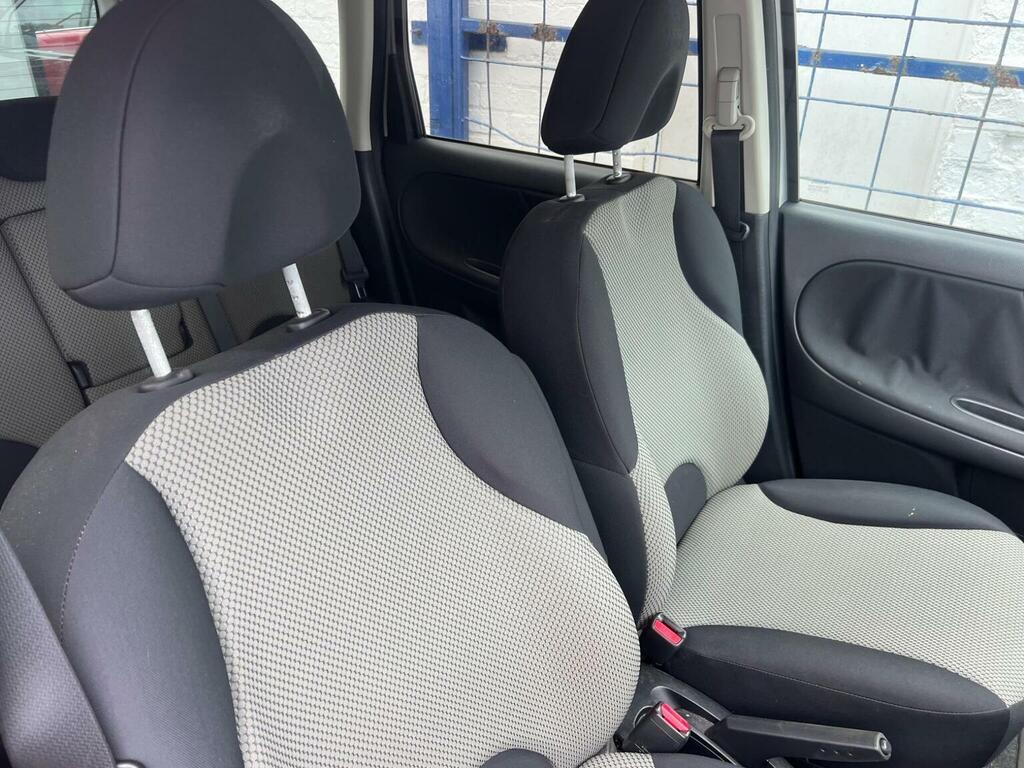 Nissan Note 2010 Nissan Notenbsp1.4 16V N-tec Euro 4 Pet Red #14