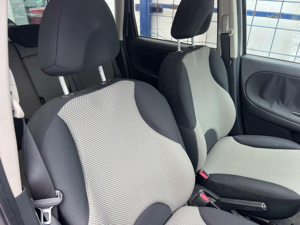 Nissan Note 1.6 16V N-tec Euro 5 Silver #5