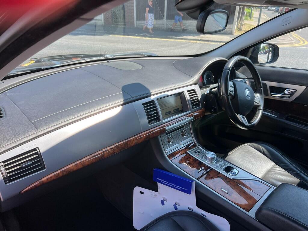 Jaguar XF Saloon 3.0D V6 Premium Luxury Euro 5 201 Black #23