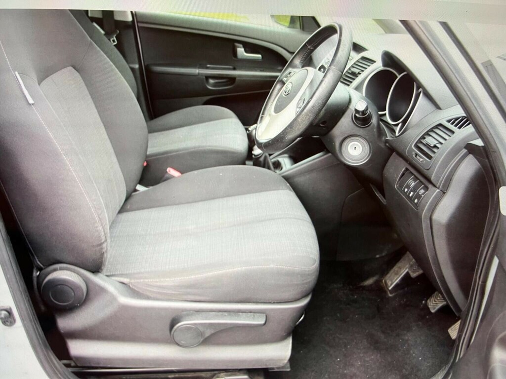 Kia Venga 1.4 2 Euro 5 Silver #4