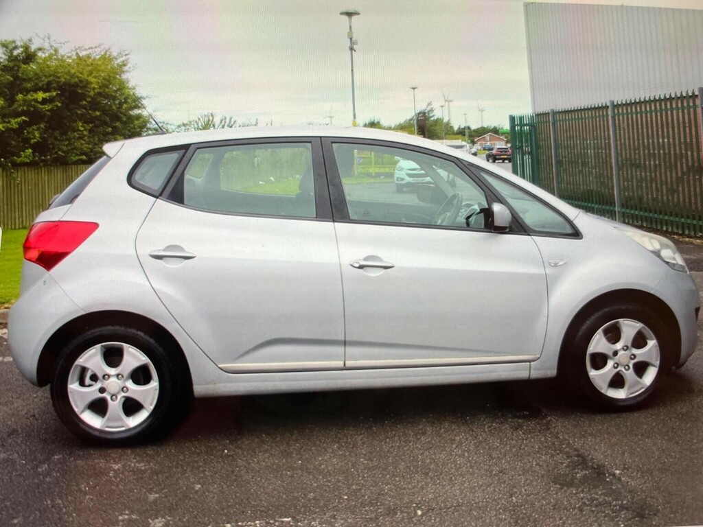 Kia Venga 1.4 2 Euro 5 Silver #2