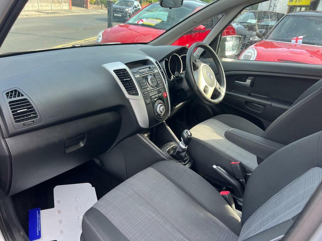 Kia Venga Mpv 1.4 2 Euro 5 201010 Silver #6