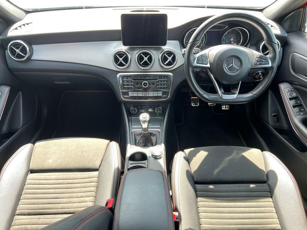 Mercedes-Benz GLA Class 1.6 Gla200 Amg Line Premium Suv Manua BP68CHO Red #4