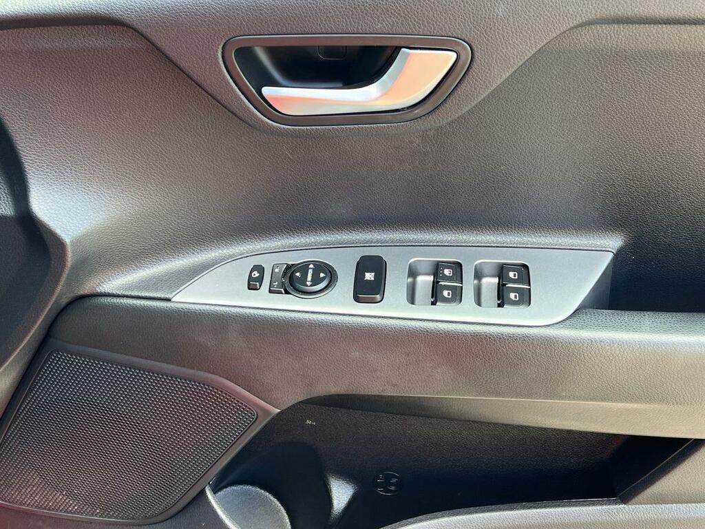 Kia Stonic 2 Red #19