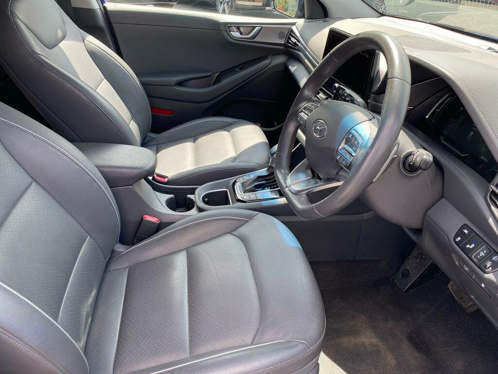 Hyundai Ioniq Hatchback Black #20