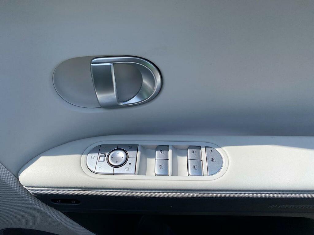 Hyundai Ioniq 5 Hatchback Gold #19