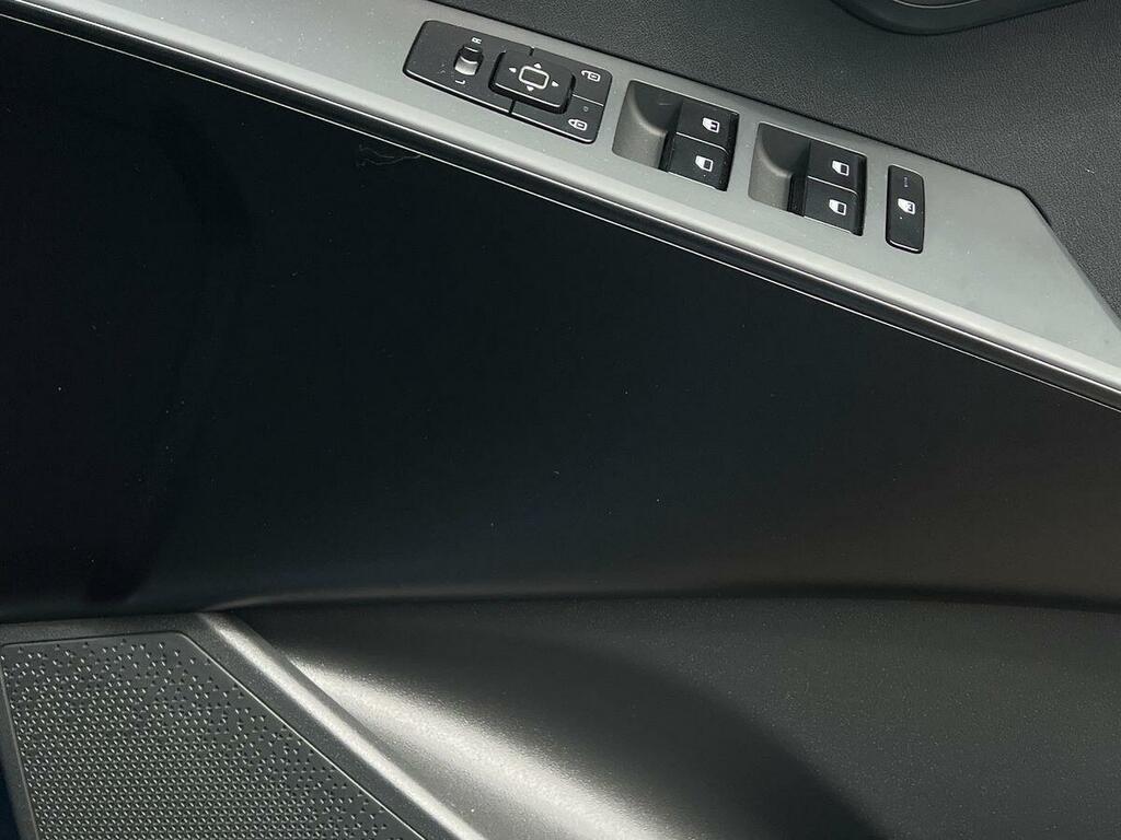 Kia e-Niro 64.8Kwh 4 Suv Green #19