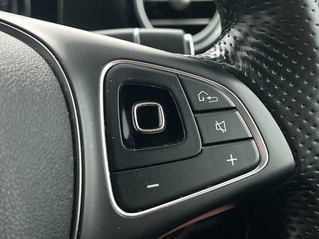 Mercedes-Benz E Class E300 Amg Line Premium Plus 9G-tronic 2018 Blue #41