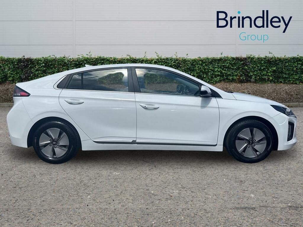 Hyundai Ioniq 1.6 H-gdi Premium Hatchback Hybrid Dct WU71JVH White #6