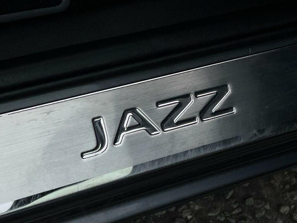 Honda Jazz 1.5 I-mmd Ex Ecvt Red #20