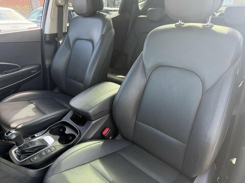 Hyundai Santa Fe 2.2 Crdi Blue Drive Premium 4Wd Euro 6 Ss Black #13