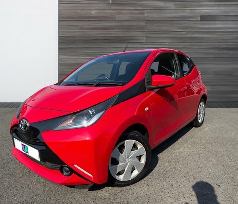 Toyota Aygo 1.0 Vvt-i X-play Red #3