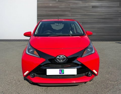 Toyota Aygo 1.0 Vvt-i X-play Red #2