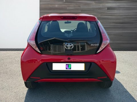 Toyota Aygo 1.0 Vvt-i X-play Red #6