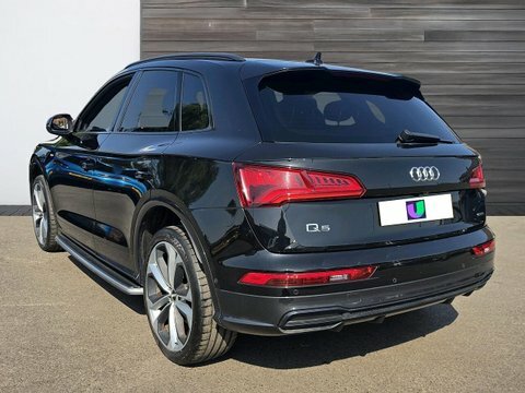 Audi Q5 2.0 Tdi 40 Black #4