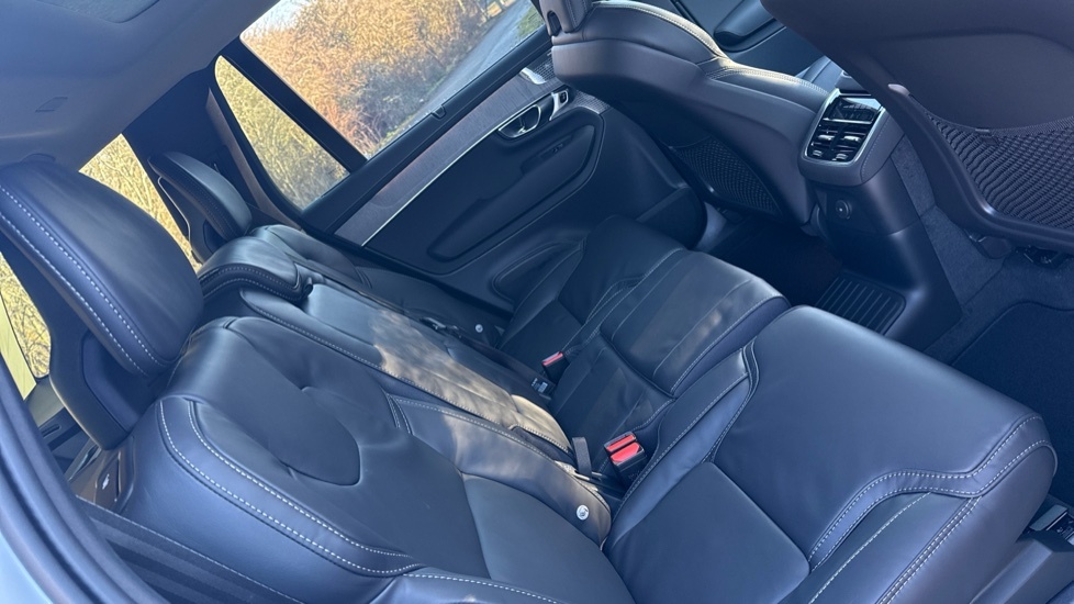 Volvo XC90 Ultra White #6