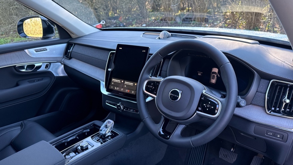 Volvo XC90 Ultra White #4