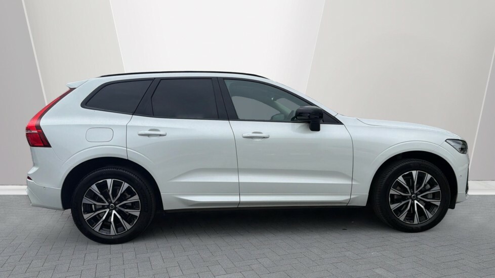 Volvo XC60 Plus NG74TZZ White #3