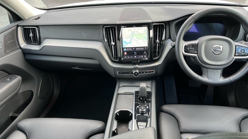 Volvo XC60 Plus NG74TZZ White #5