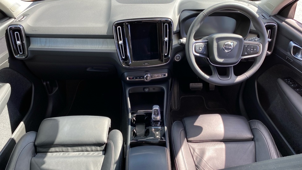 Volvo XC40 Inscription Pro LK22RKV Red #5
