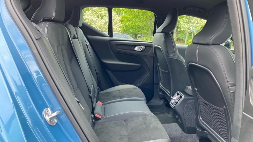 Volvo XC40 Plus WF25GXS Blue #6