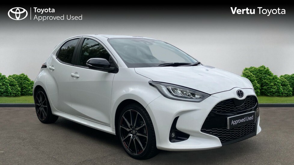 Toyota Yaris Gr Sport White