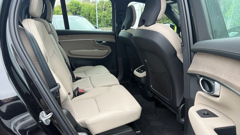 Volvo XC90 Plus Black #6