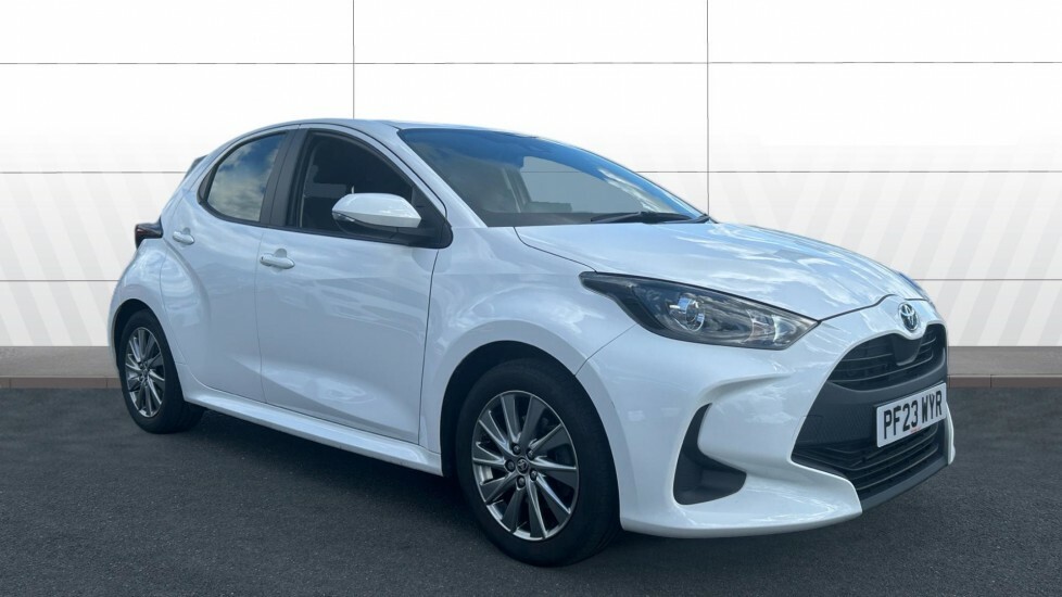 Toyota Yaris Icon White