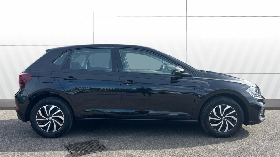 Volkswagen Polo Life Black #5